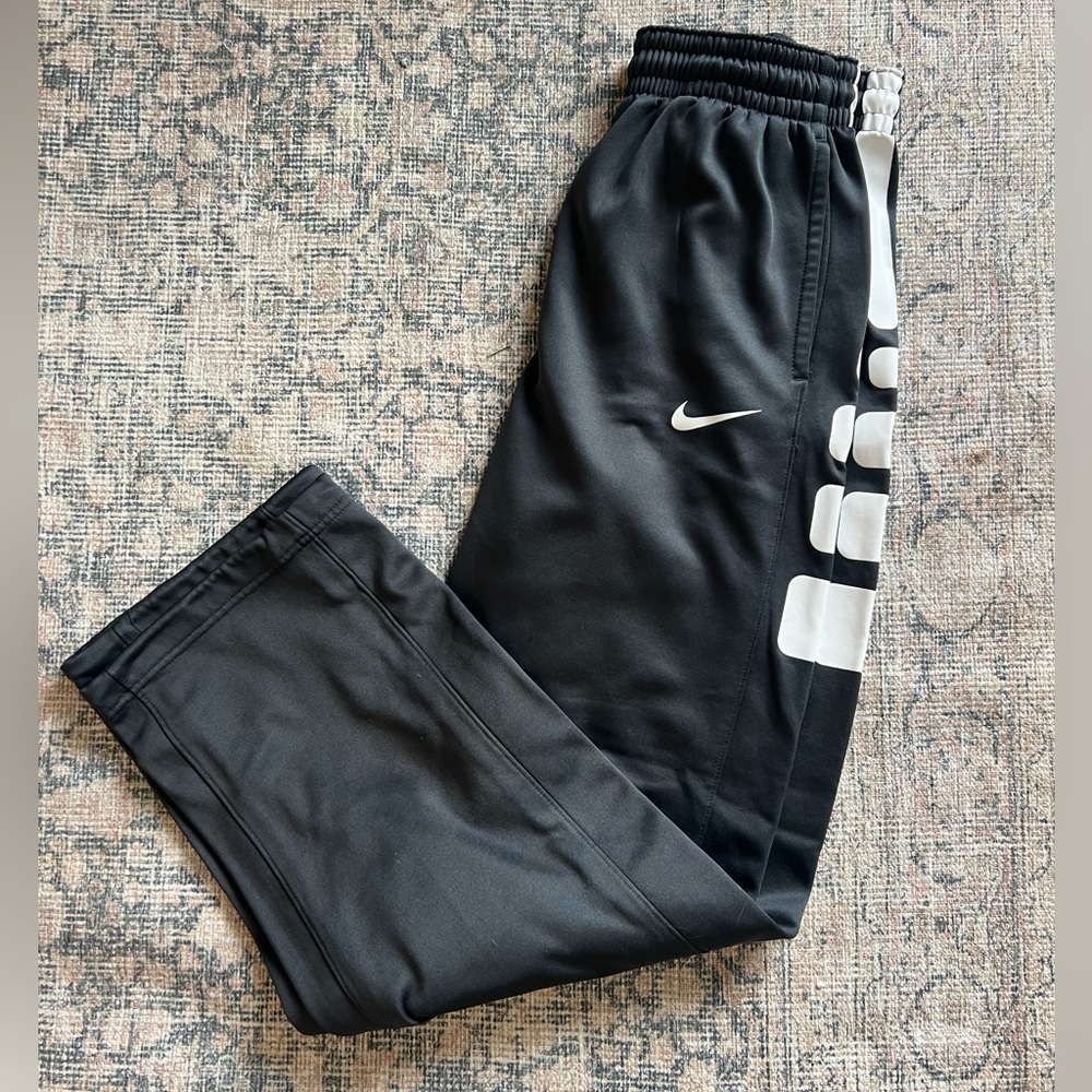 Men’s Nike Therma-Fit Sweatpants Size Large